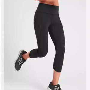 Athleta Solid Black All In Capris Sculptex Nylon Spandex Pockets size XS